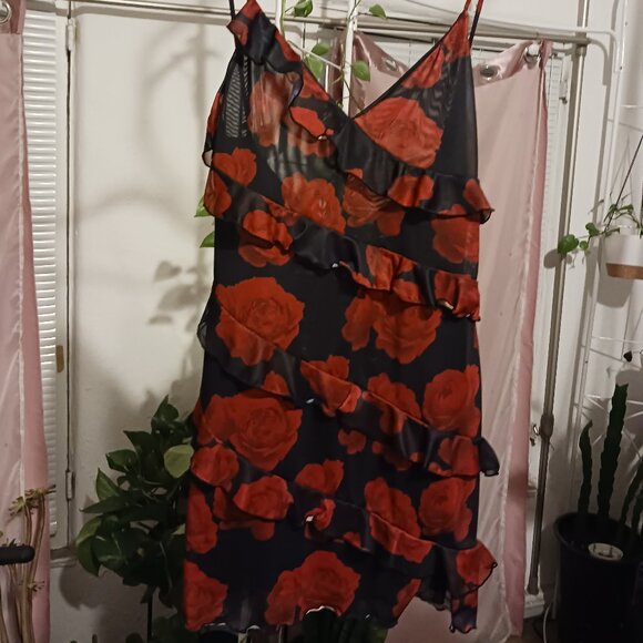 Urban Outfitter- Wild Lovers x Out from Under Honey Floral Mini - Picture 1 of 3